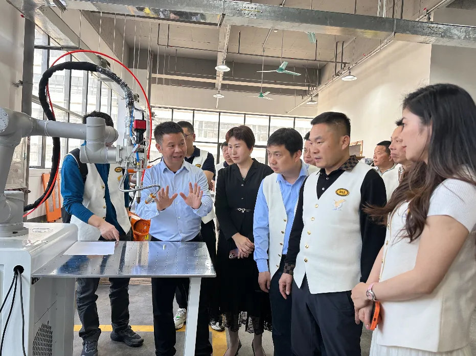 1764577073637211.webp szgh-robot.webp